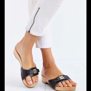 Dr. Scholl's Black and Tan Sandals